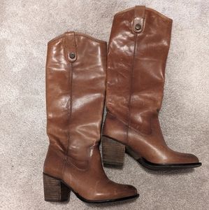 Vince Camuto Kolton boots size 4/5
